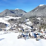 Jachentaler Otel *